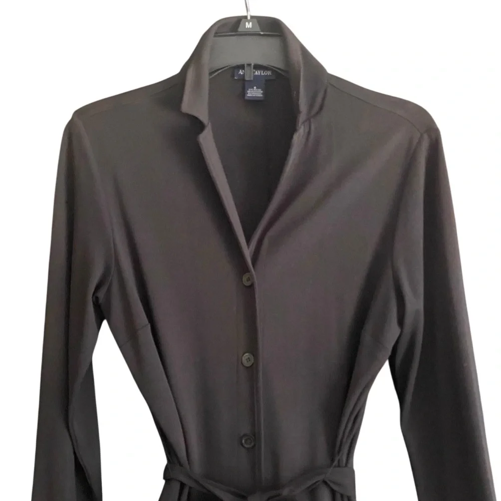Ann Taylor Long Button Down Shirt with Tie Belt. Size Small.
